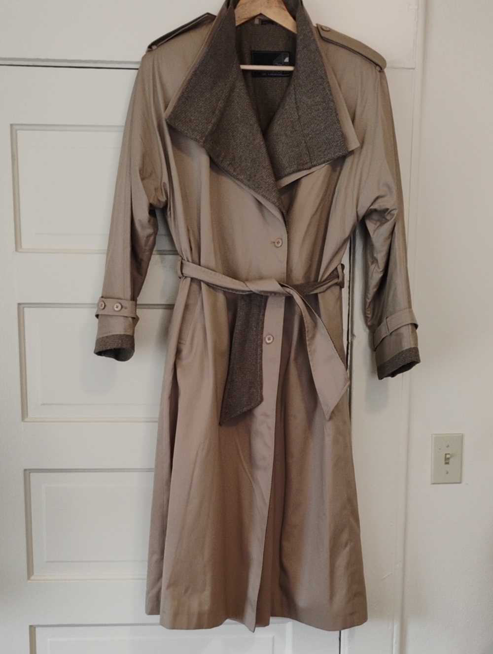 Classic Women's Trench Coat - Taupe 4 seasons Of London Vintage US Sz 12